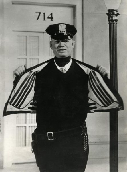 Куртка с электроподогревом (США, 1932).
 Увеличить