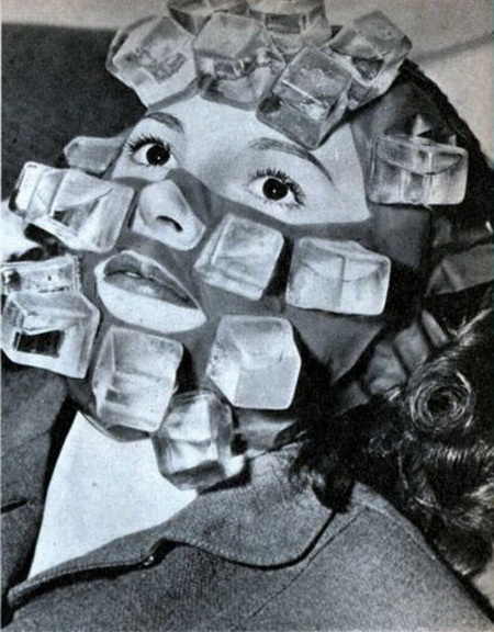 Компресс со льдом против похмелья, придуманный в 1947 году сотрудником Max Factor для голливудских актрис.
 Увеличить